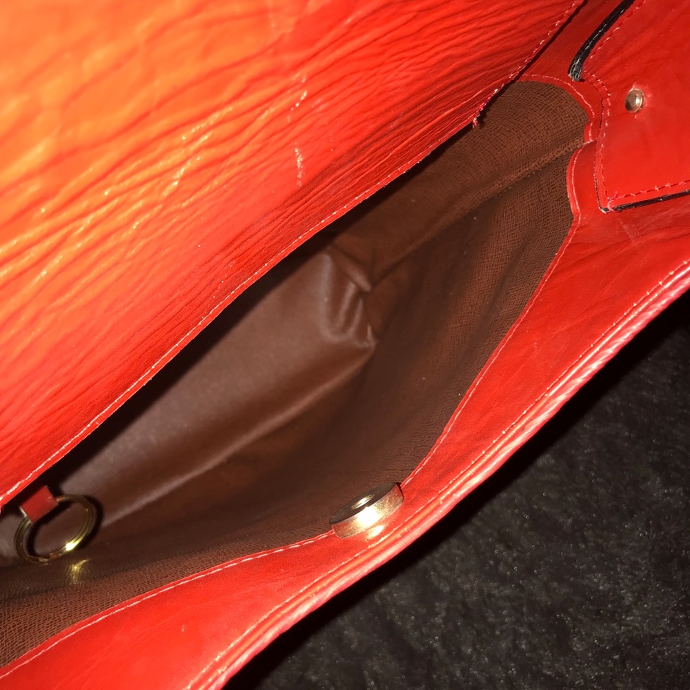 Red Inspired Purse - Picture 4 of 5